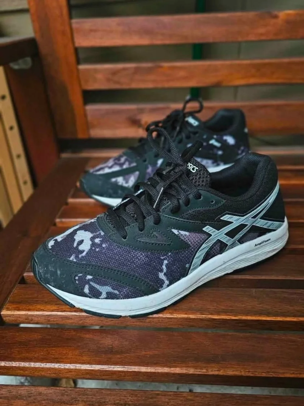ASICS Amplica running Women’s size 6